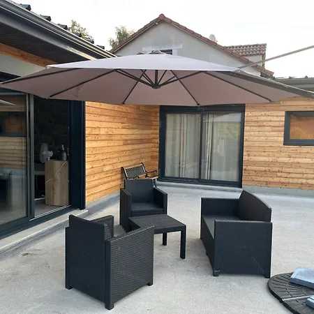 Avec Terrasse Et Parking Securise Arpajon-sur-Cere
