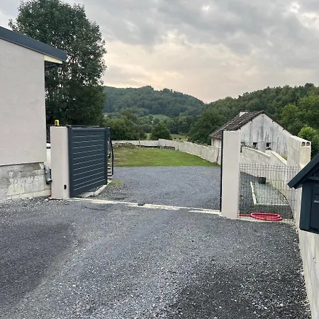 Avec Terrasse Et Parking Securise Daire
